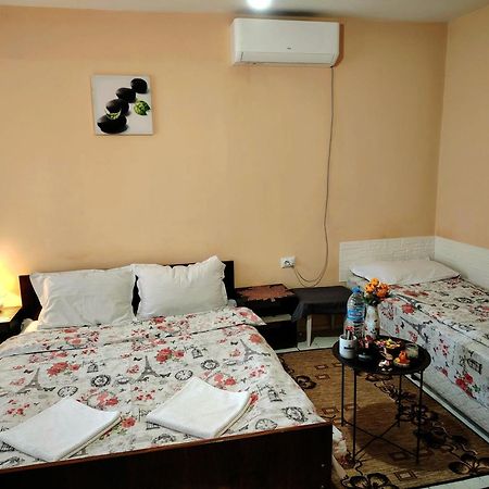 Guest House Emiliya Ovchartsi  Luaran gambar