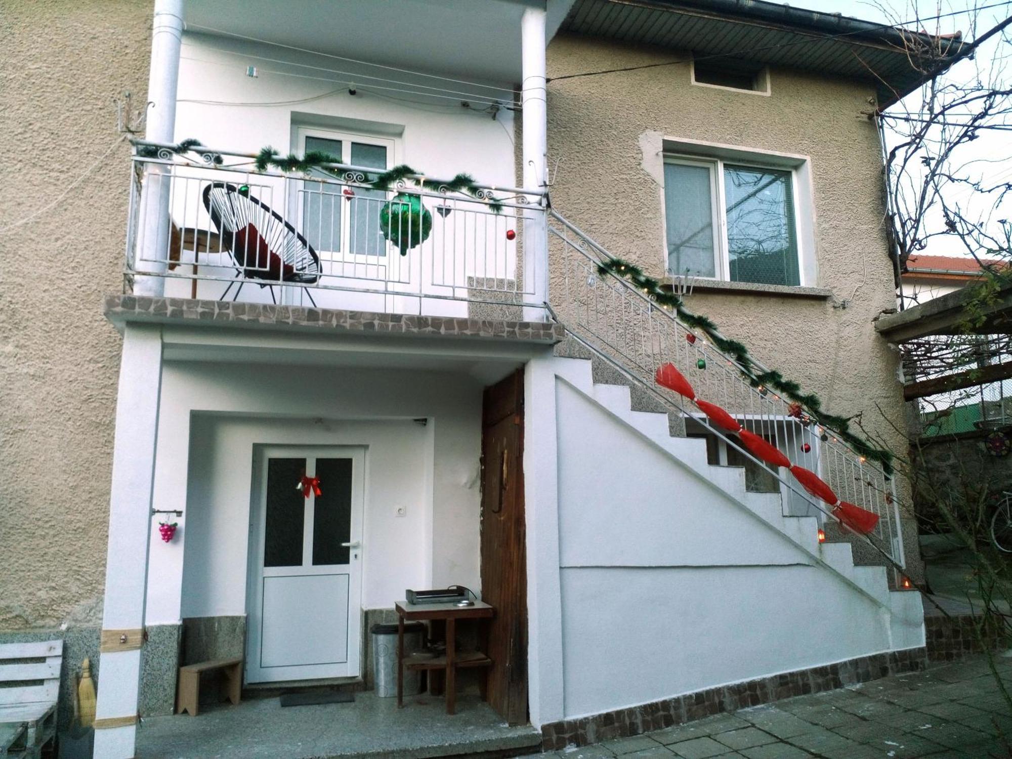 Guest House Emiliya Ovchartsi  Luaran gambar