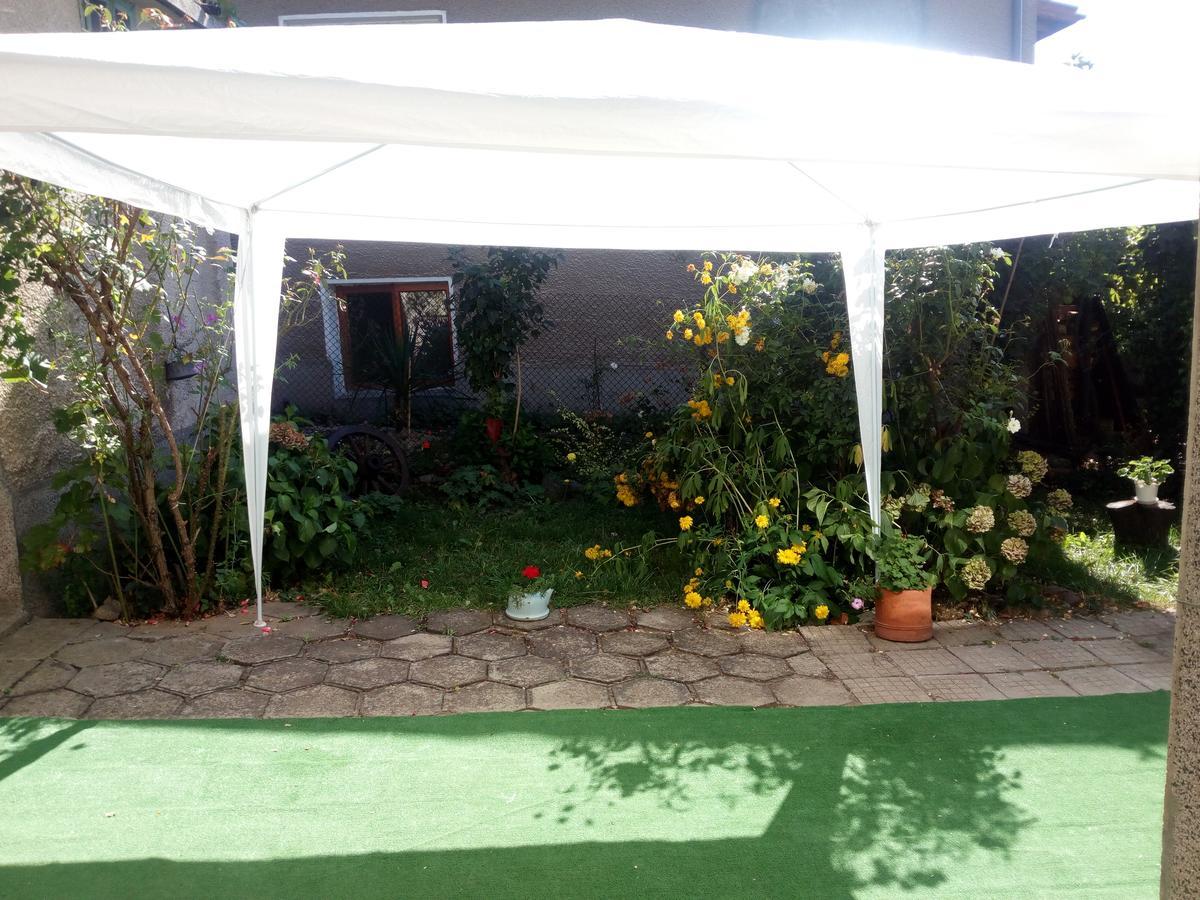 Guest House Emiliya Ovchartsi  Luaran gambar